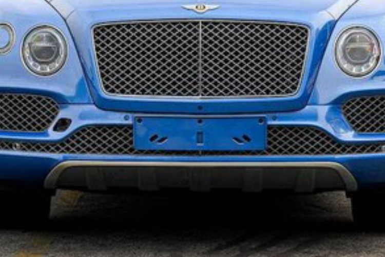 Bentley Bentayga V8 doi cu mau doc gia gan 16 ty tai Viet Nam-Hinh-7