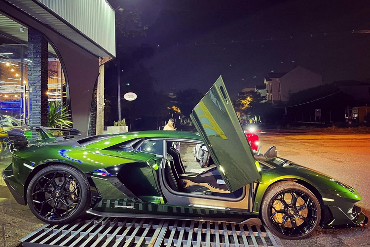 Sieu xe Lamborghini Aventador SVJ Verde Ermes gia hon 20 ty o Sai Gon-Hinh-7