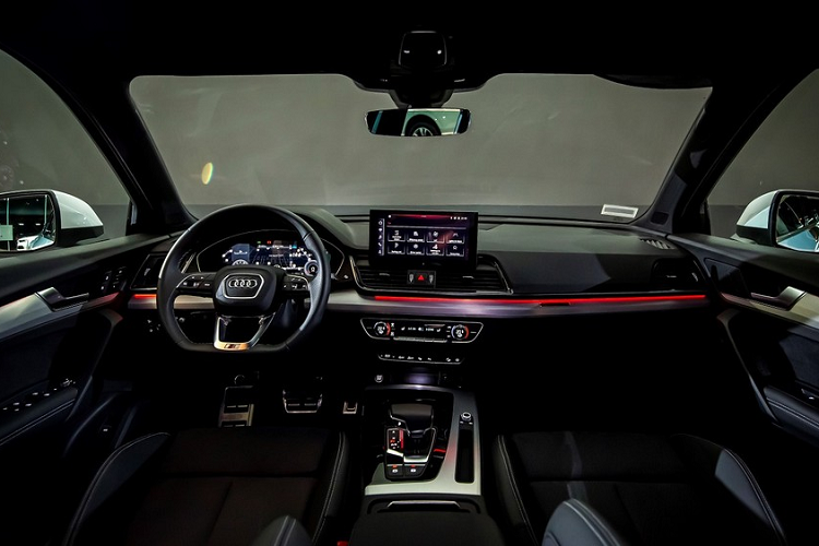 Ngam Audi Q5 Sportback 2021 phien ban duy nhat vua ra mat tai Viet Nam-Hinh-4