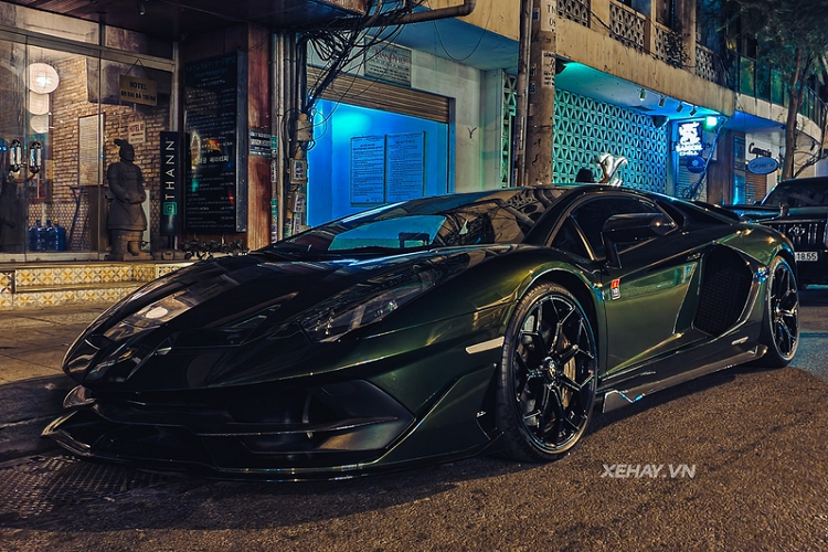 Ngam sieu xe Lamborghini Aventador SVJ Verde Ermes doc nhat Viet Nam