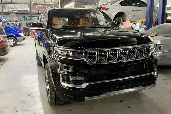 Chi tiet Jeep Grand Wagoneer 2022 dau tien tai Viet Nam
