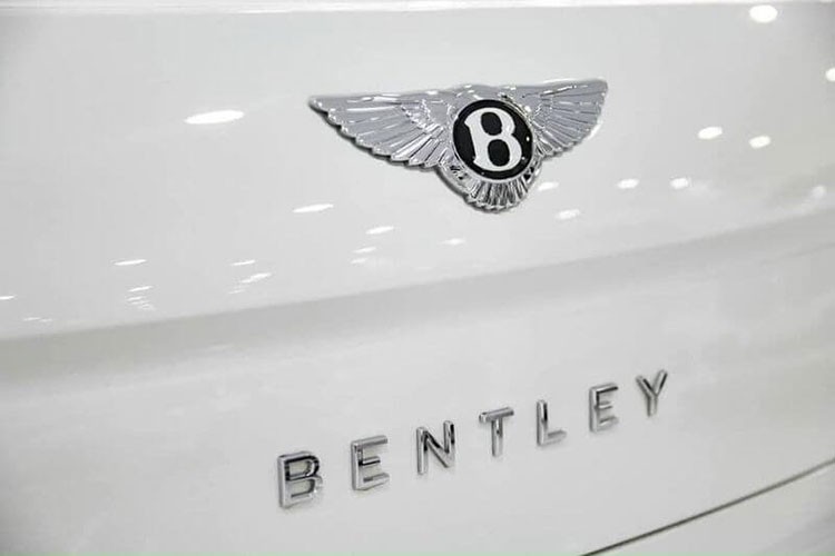 Sieu xe Bentley Flying Spur V8 hon 20 ty cua co nang ban my pham Dak Lak-Hinh-3