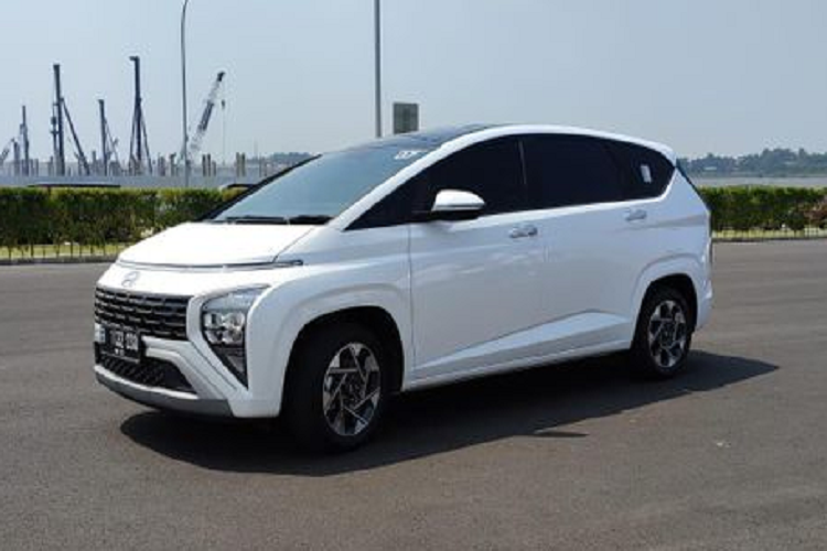 Ngam Hyundai Stargazer 2023 gia re tu 378 trieu dong-Hinh-3
