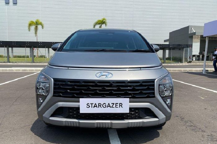 Ngam Hyundai Stargazer 2023 gia re tu 378 trieu dong