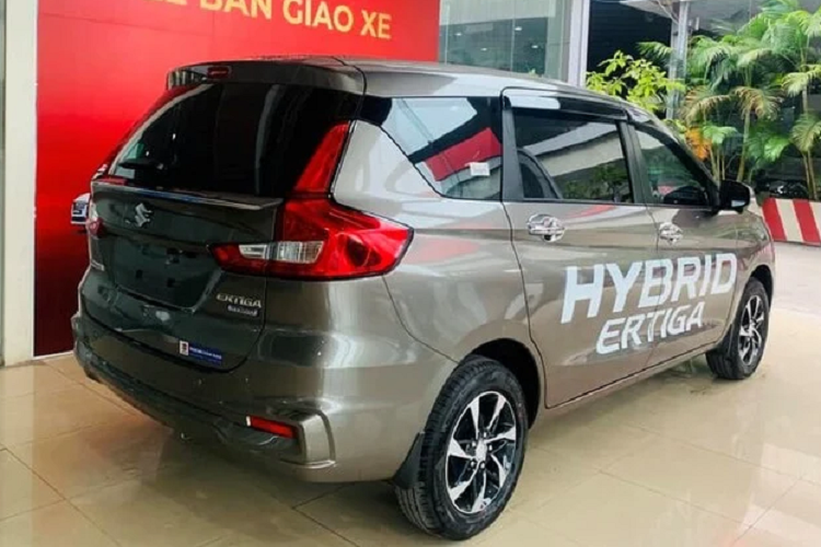 Can canh Suzuki Ertiga Hybrid co gia ban ra tu 539 trieu dong-Hinh-2