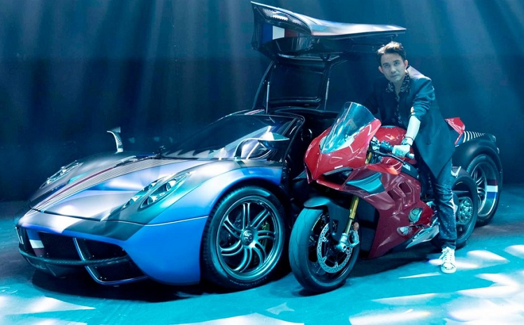 Dai gia sieu xe Minh Nhua khoe bom tan Ducati Superleggera V4 va Pagani Huayra-Hinh-2