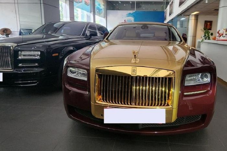 Sieu xe Rolls-Royce Ghost dat vang giam gan 1 ty dong van khong ai mua-Hinh-2