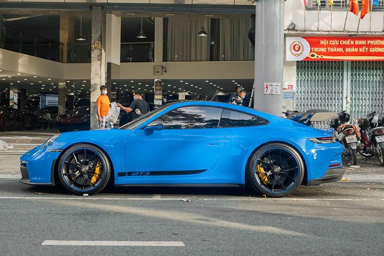 Duong pho Sai Gon xuat hien Porsche 911 GT3 va Lamborghini Aventador Roadster chuc ty-Hinh-9