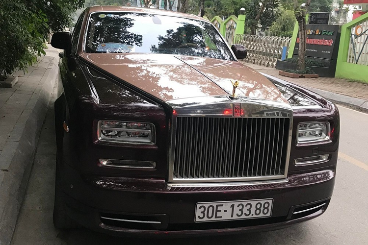 Sieu xe Rolls-Royce Phantom Sacred Fire cua ong Trinh Van Quyet van chua co ai mua