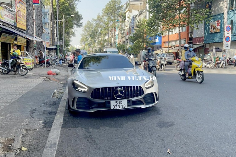 Can canh Mercedes-AMG GT R hon 11 ty bien dep nhat Viet Nam-Hinh-3