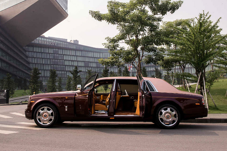 Huy dau gia lan 6 Rolls-Royce Phantom Lua thieng cua Trinh Van Quyet-Hinh-4