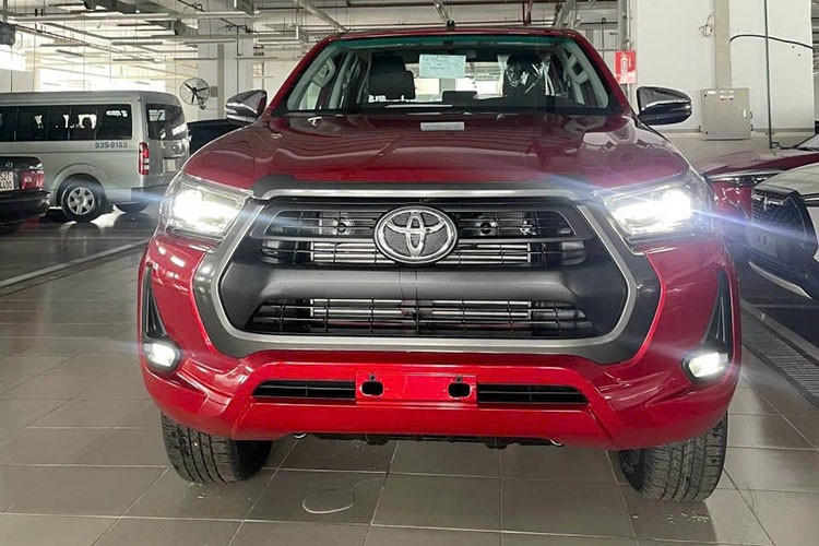 Can canh Toyota Hilux 2023 tang gia toi 178 trieu dong tai Viet Nam-Hinh-12