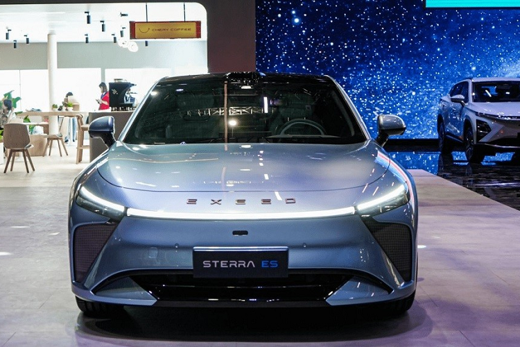 Sterra ES sac 5 phut chay 150km dau Tesla Model 3-Hinh-4