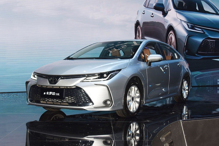 Chi tiet Toyota Corolla Altis 2023 nang cap tu 389 trieu dong-Hinh-3