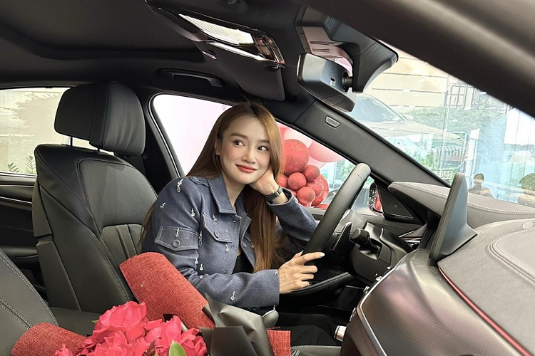 Truong Giang chi hon 3 ty mua BMW 520i M Sport tang vo-Hinh-3