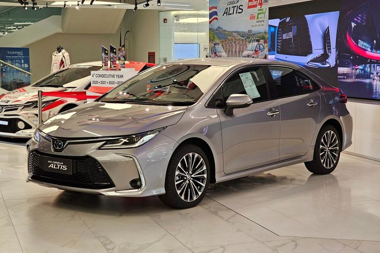 Toyota Corolla Altis 2024 nang cap sap ra mat tai Viet Nam