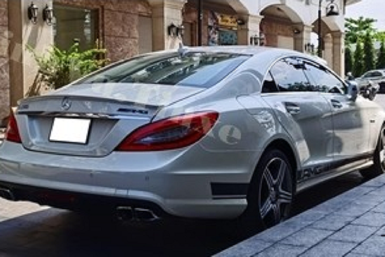 Can canh Mercedes-Benz CLS 63 tai Viet Nam, chi tu 1,8 ty dong-Hinh-8