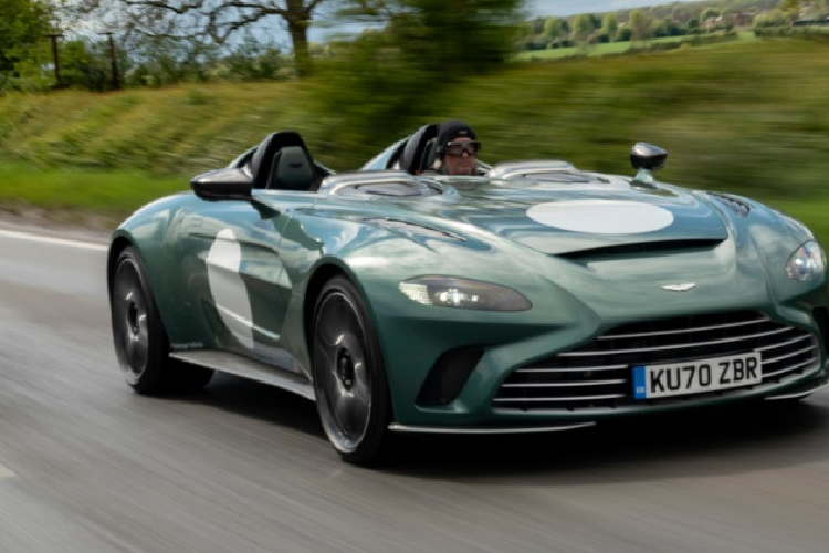 Do sai vi tri, Aston Martin V12 Speedster trieu do bi “cau” ve don-Hinh-3