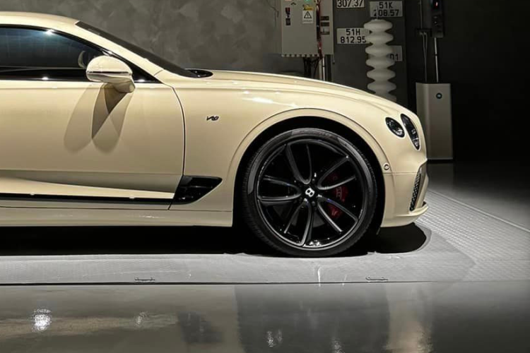 Cuong Do La khoe Bentley Continental GT 20 ty dong-Hinh-4