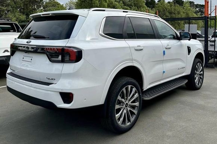 Chi tiet xe Ford Everest Platinum 2024 gia 1,7 ty dong-Hinh-9