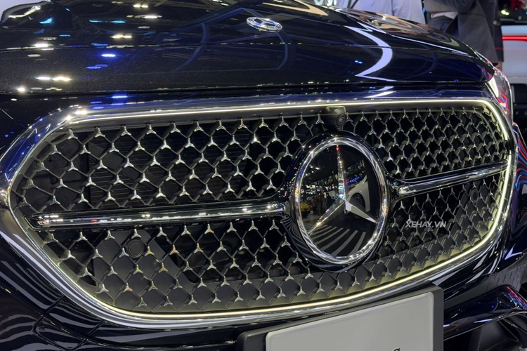 Mercedes-Benz E-Class 2024 duoc phan phoi voi 2 phien ban-Hinh-5