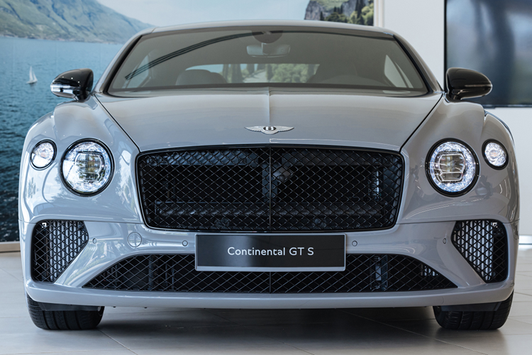 Xem Bentley Continental GT S V8 2023 co gia hon 20 ty cua dai gia Binh Duong-Hinh-3