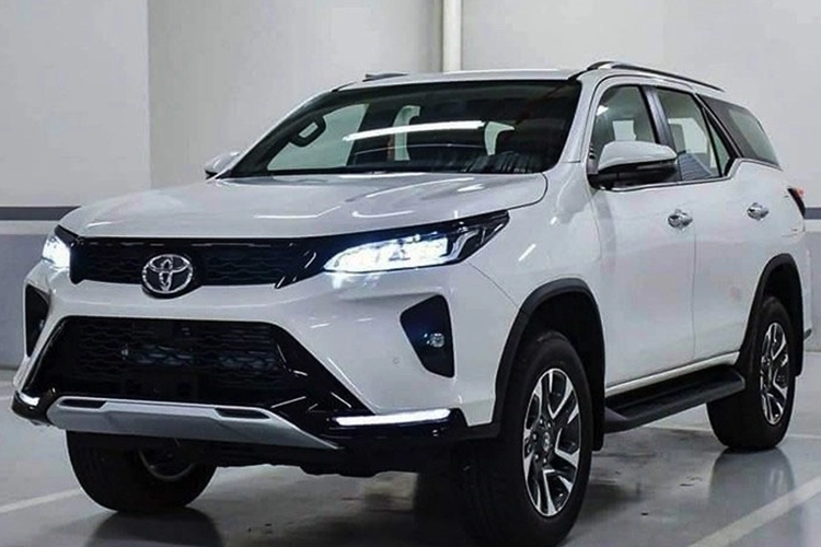 Mau xe DSUV Toyota Fortuner MHEV 2024 se co tong cong 4 phien ban-Hinh-8