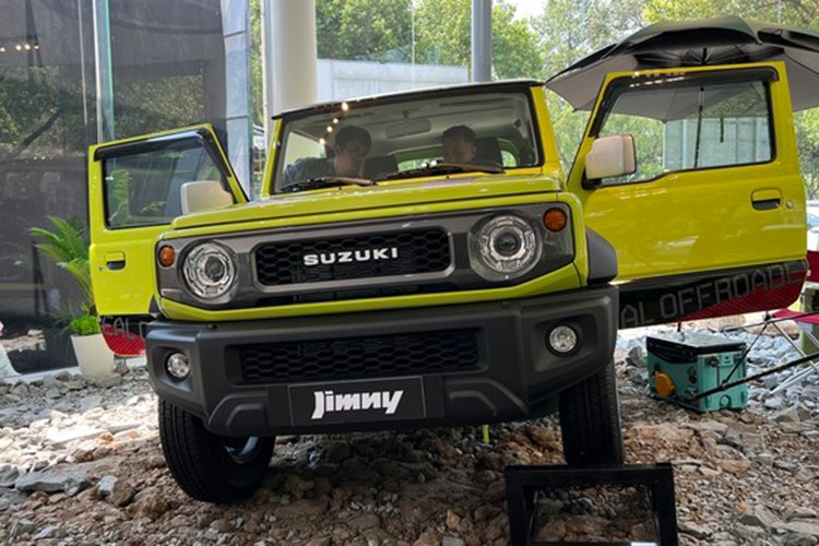 Dai gia Binh Duong chi tien mua Suzuki Jimny gia re de trai nghiem-Hinh-10