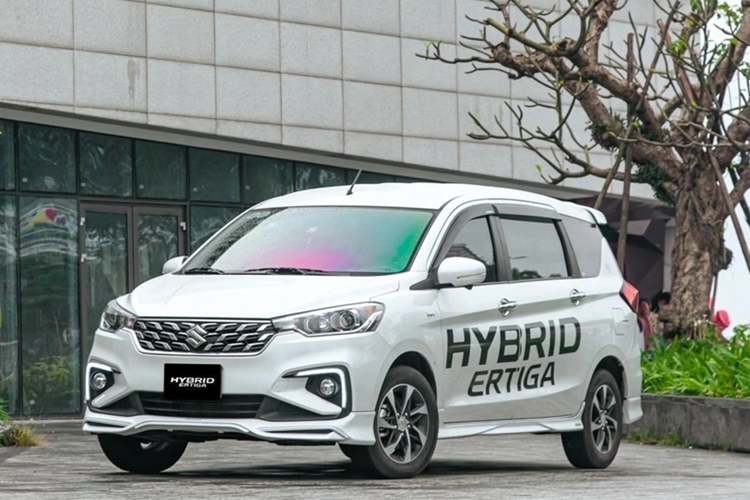 Suzuki Ertiga Hybrid dang duoc hang uu dai le phi truoc ba, lai suat-Hinh-4