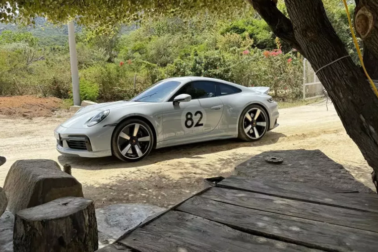 Dam Thu Trang nay tu tin cam lai Porsche 911 Sport Classic.-Hinh-8