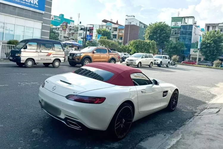 Can canh xe the thao mui tran Mercedes-AMG GT Roadster doc nhat Viet Nam-Hinh-10