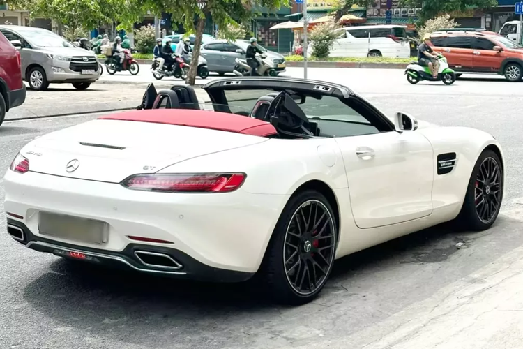 Can canh xe the thao mui tran Mercedes-AMG GT Roadster doc nhat Viet Nam-Hinh-11