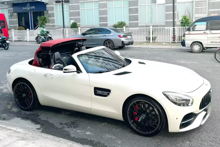 Can canh xe the thao mui tran Mercedes-AMG GT Roadster doc nhat Viet Nam-Hinh-3