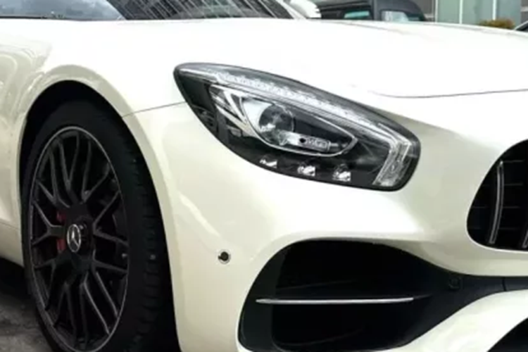 Can canh xe the thao mui tran Mercedes-AMG GT Roadster doc nhat Viet Nam-Hinh-9