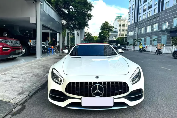 Can canh xe the thao mui tran Mercedes-AMG GT Roadster doc nhat Viet Nam