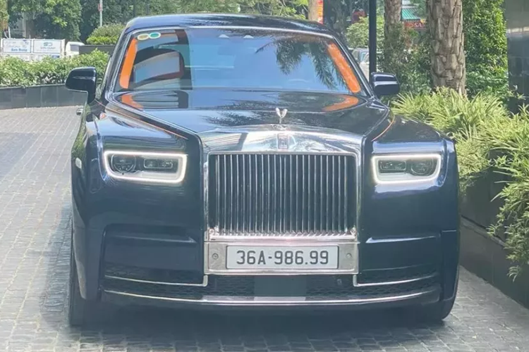 Dai gia Thanh Hoa chi 50 ty tau 'biet thu' Rolls-Royce Phantom VIII-Hinh-7