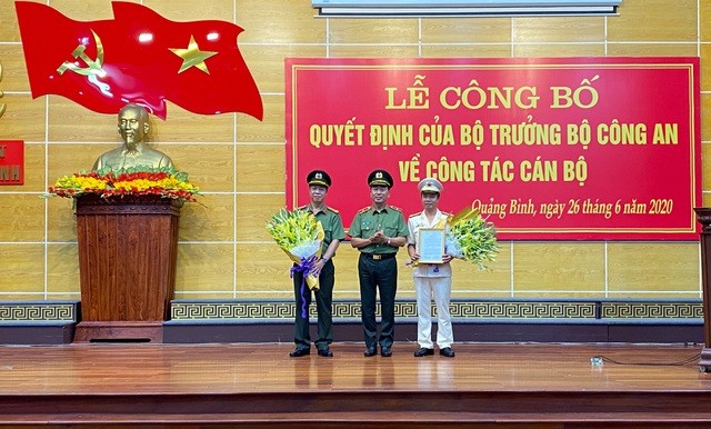 Chan dung 2 tan giam doc Cong an Quang Binh, Quang Tri-Hinh-2