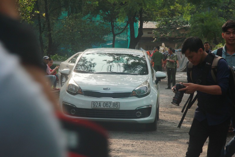 Nguyen Huu Linh 'co thu' trong xe roi di duong ham vao toa an