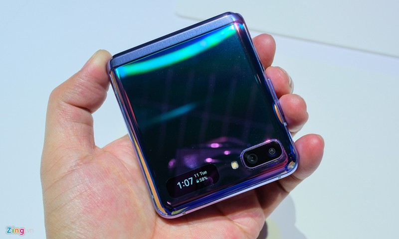 Samsung Galaxy Z Flip dep lung linh hut hon fan ra sao?-Hinh-5