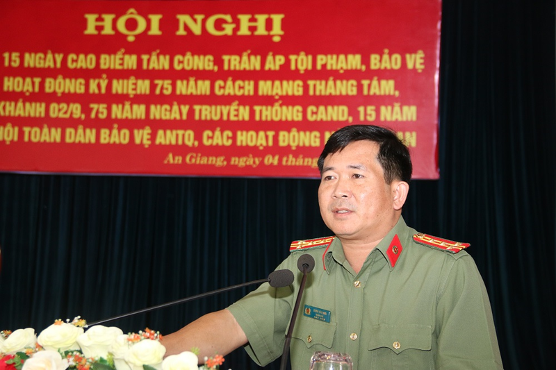 Chan dung thieu tuong Dinh Van Noi - Giam doc Cong an Quang Ninh-Hinh-4