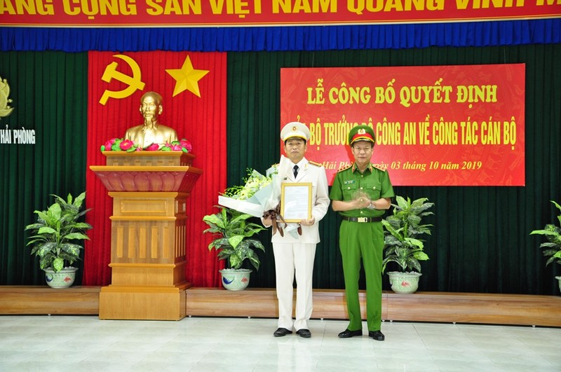 Hai Giam doc Cong an Hai Duong va Hai Phong 'hoan doi' vi tri-Hinh-2