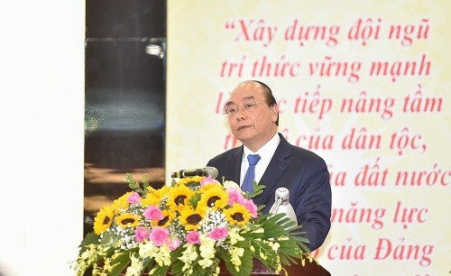 Thu tuong Nguyen Xuan Phuc: “Lien hiep cac Hoi KH&KT Viet Nam luon khang dinh duoc vi tri, vai tro quan trong”