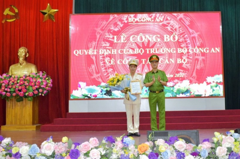 Giam doc Cong an tinh Hung Yen duoc xet tang Huan chuong Chien cong-Hinh-3