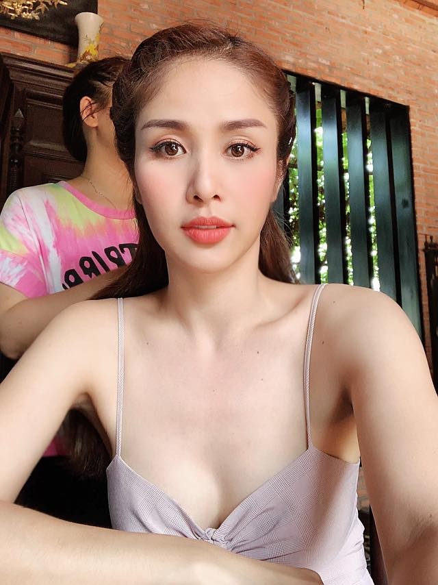 Hotgirl Thao Trang 'vung trom voi con chong' an mac cuc nong bong, goi cam-Hinh-10