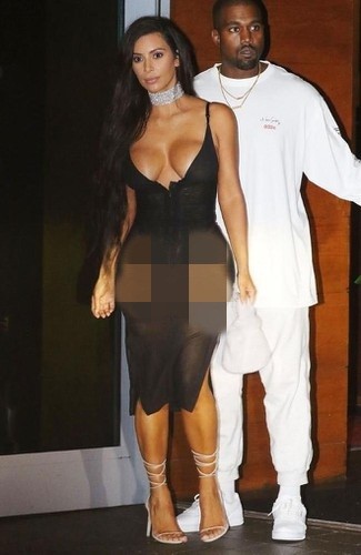 Kim Kardashian voi nhung trang phuc ho henh phan cam-Hinh-6