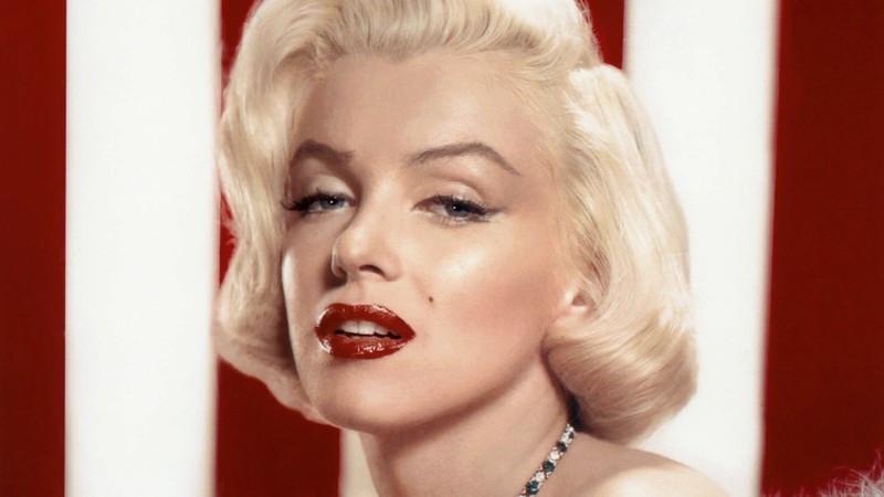 Marilyn Monroe giu gium sac dep quyen ru nhu nao?