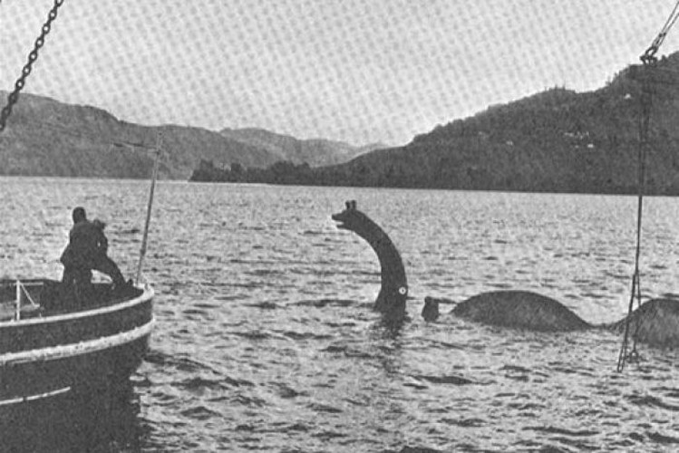 Quai vat ho Loch Ness troi len de hit tho khong khi nhu nao?-Hinh-2