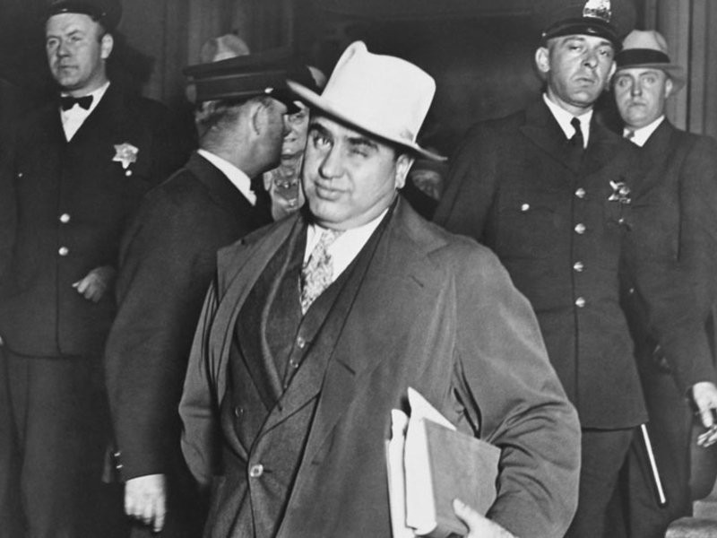 Ong trum Al Capone va cuoc song nguc tu cuc soc-Hinh-4