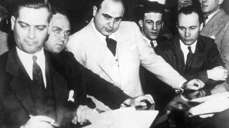 Ong trum Al Capone va cuoc song nguc tu cuc soc-Hinh-5