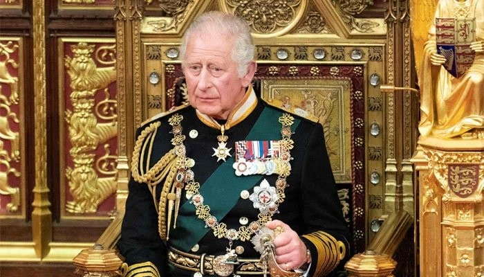 Tan muc nhung bau vat trong le dang quang Vua Charles III